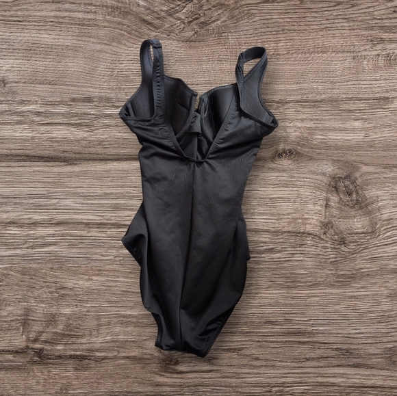 Miraclesuit Gandolf One Piece Swimsuit - Picture 5 of 7